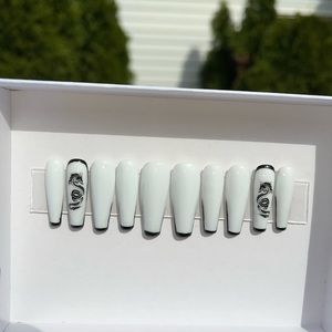 Dragon press on nails